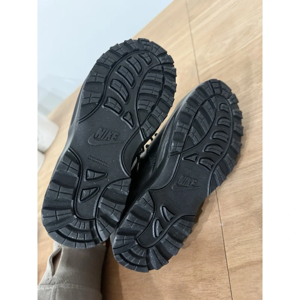Nike Manoa Leather Boots Triple Black Kids Youth Size 4Y Hiking Boots